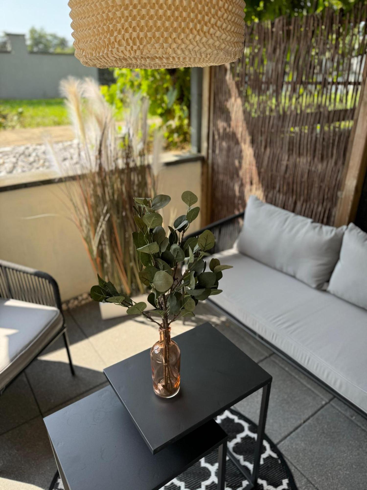 Blossom Apartment Garden View - Klimatisiert Friedrichshafen Bagian luar foto